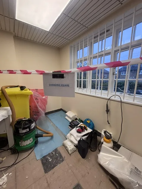 Asbestos floor tile and bitumen removal in Clapham